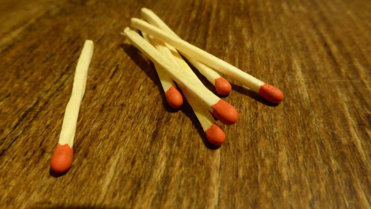 巴克利怒批马刺：替补深度与轮换效率成焦点